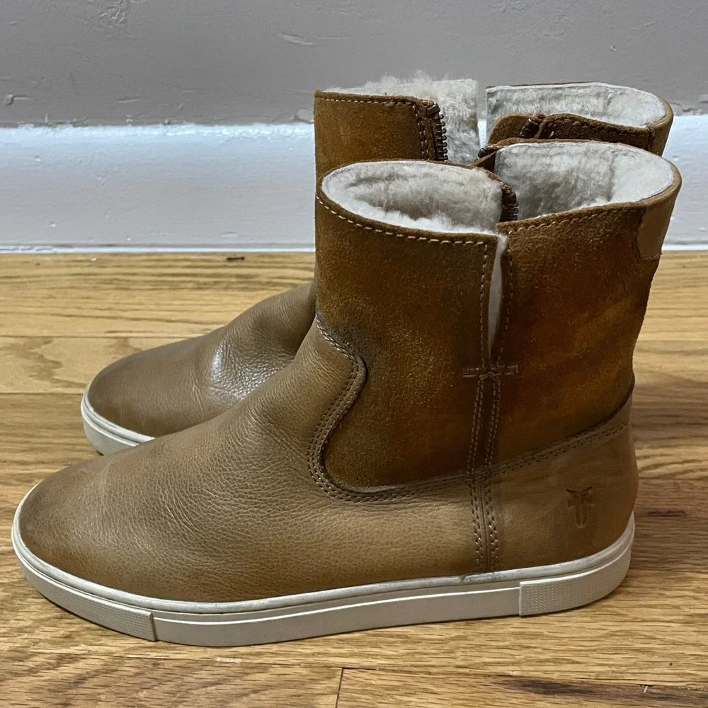 FRYE Gemma Tan Brown Shearling Lined Leather & Suede‎ Zip Ankle Boots Women's 6M
